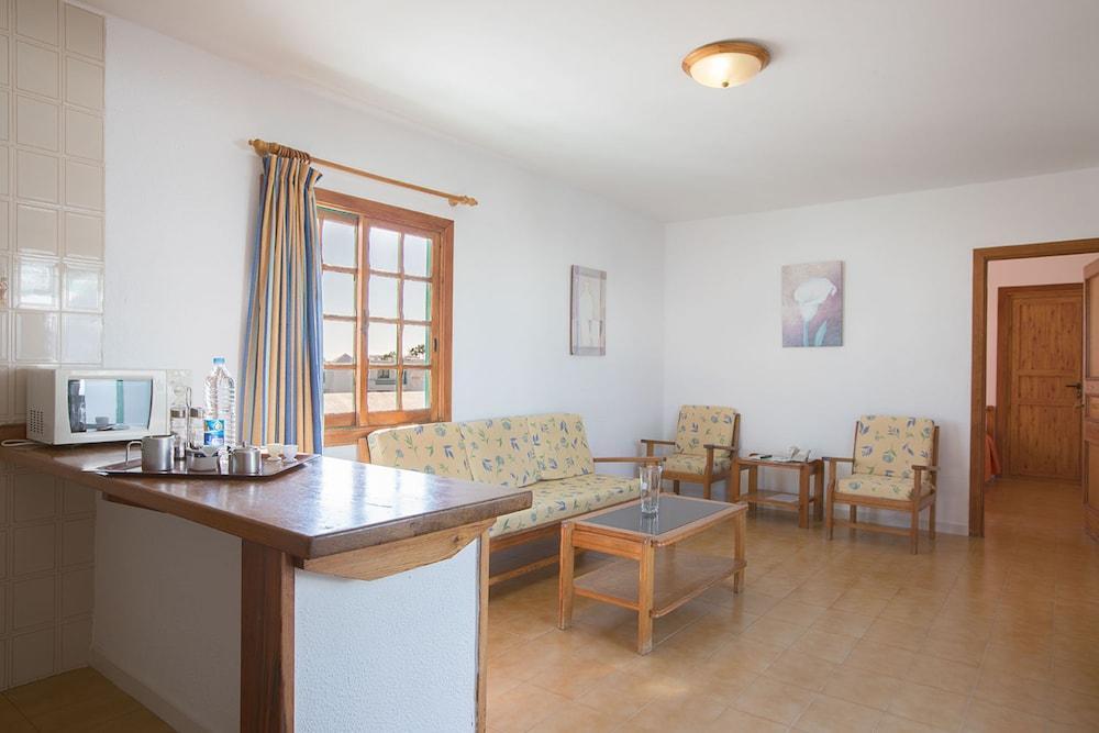 Apartamentos Celeste Costa Teguise Dış mekan fotoğraf