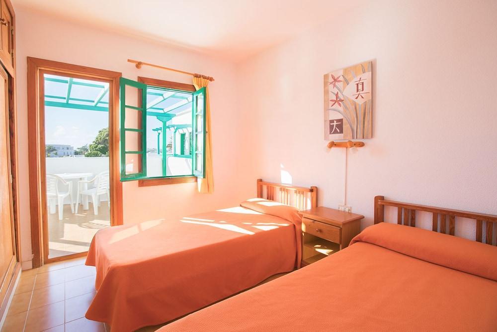 Apartamentos Celeste Costa Teguise Dış mekan fotoğraf